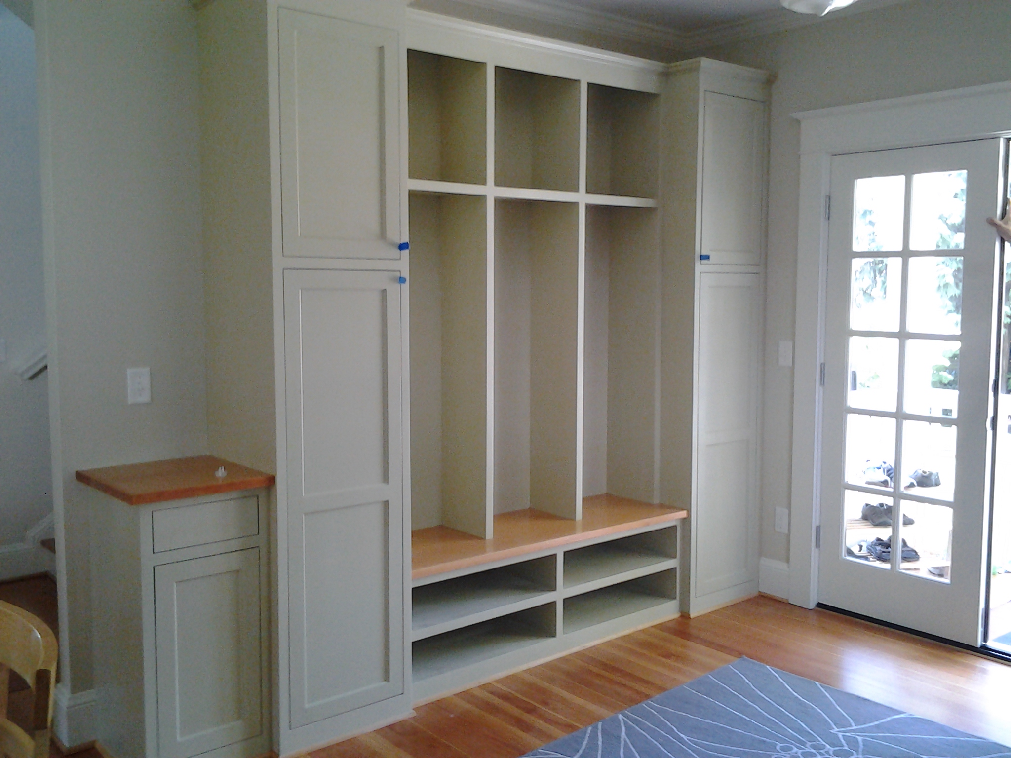 Mudroom Lockers with Bench Plans
